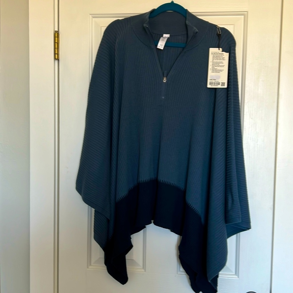 Lululemon On the Go Poncho.  2 tone blue.